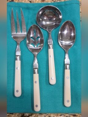 WF Washington Forge Mardi Gras Flatware Cream Stainless 4-Piece Serving Pieces